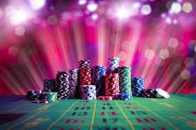 z62slot တိုက်ရိုက် ကာစီနို ဒိုင်လူကြီးနှင့် ကစားနေသည့် မြင်ကွင်း